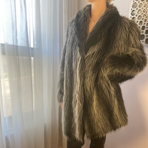 Vintage Faux Fur Coat - Picture 2 of 10